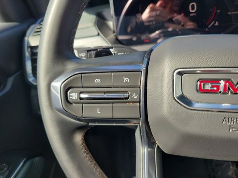 Used 2024 GMC Acadia AT4 w/ Luxury Package image 22