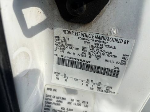 Used 2015 Ford F550 2WD Regular Cab Super Duty image 7
