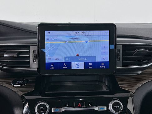 Used 2023 Ford Explorer Limited w/ Equipment Group 301A AWD/4WD image 13