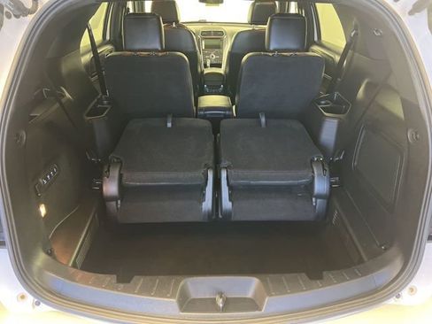 Used 2017 Ford Explorer Platinum image 15