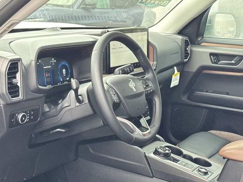 Used 2025 Ford Bronco Sport Outer Banks w/ Outer Banks Tech Package+ image 31