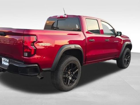 Certified 2024 Chevrolet Colorado Trail Boss w/ Technology Package AWD/4WD image 4