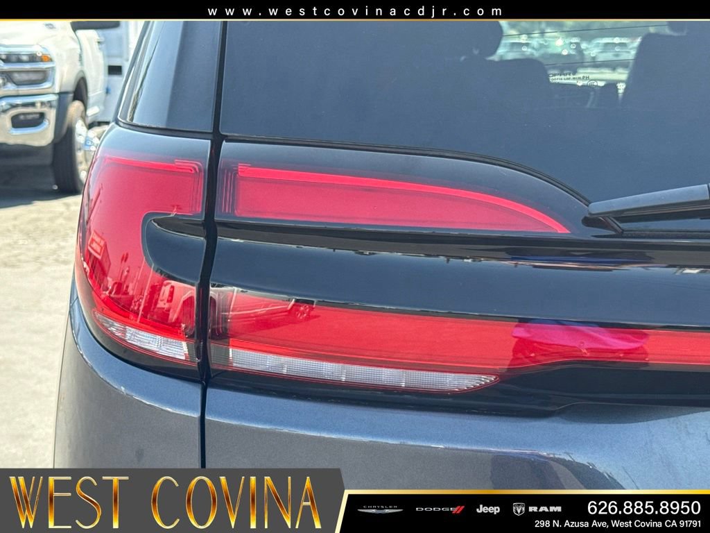 Used 2021 Chrysler Pacifica Touring-L w/ Premium & Safety Sphere Group AWD/4WD image 30