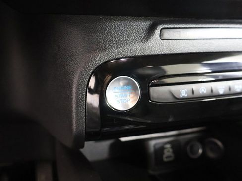 Used 2025 Ford Escape Platinum image 40