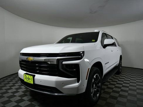 New 2026 Chevrolet Suburban LS image 6