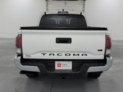 Certified 2023 Toyota Tacoma TRD Off-Road AWD/4WD image 7