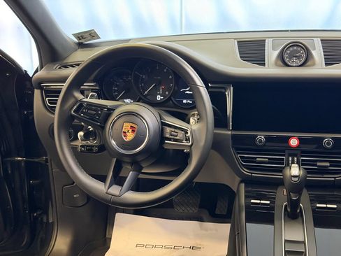 Certified 2026 Porsche Macan AWD/4WD image 20