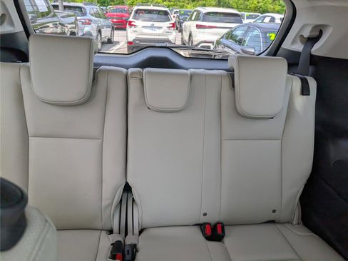 Used 2022 Subaru Ascent Limited w/ Technology Package AWD/4WD image 13