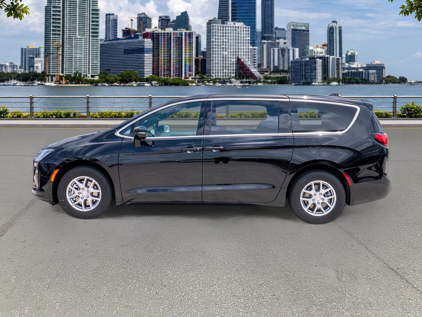 New 2027 Chrysler Pacifica Select FWD image 9