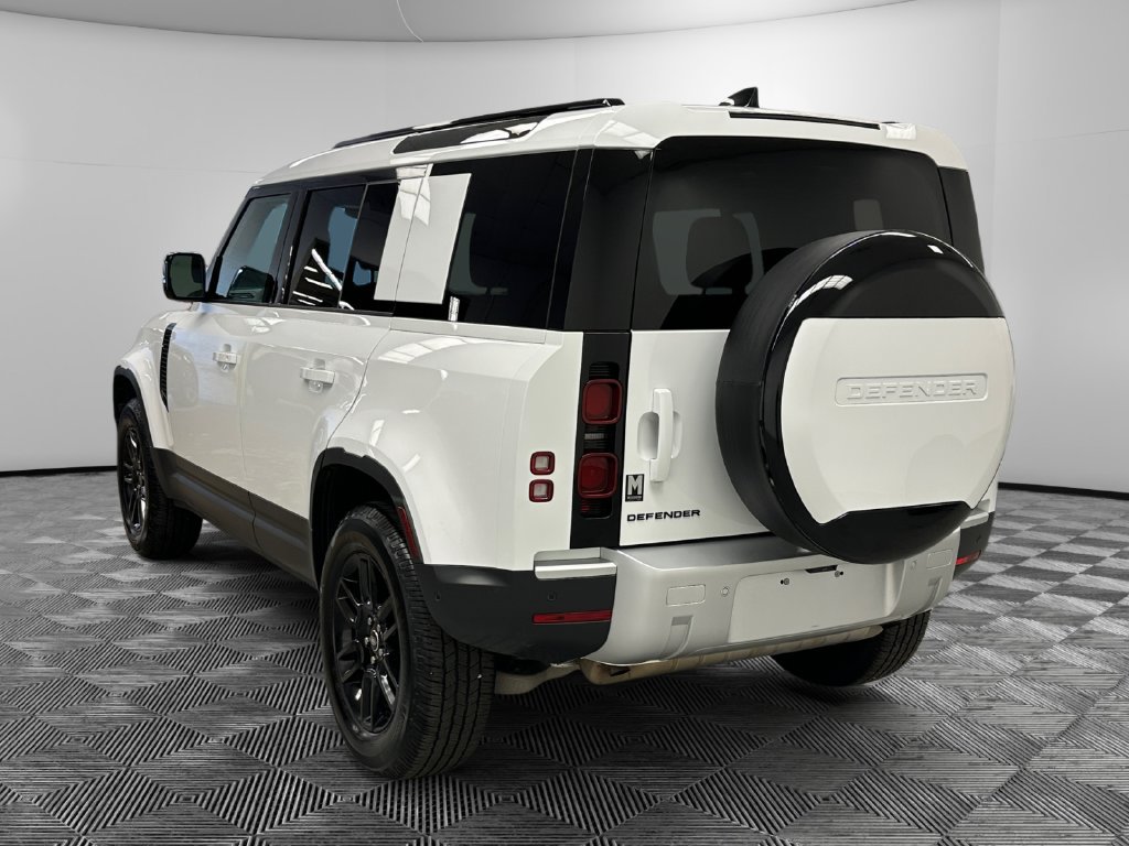 Used 2025 Land Rover Defender 110 S AWD/4WD image 4