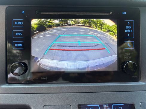 Used 2016 Toyota Sienna XLE FWD image 30