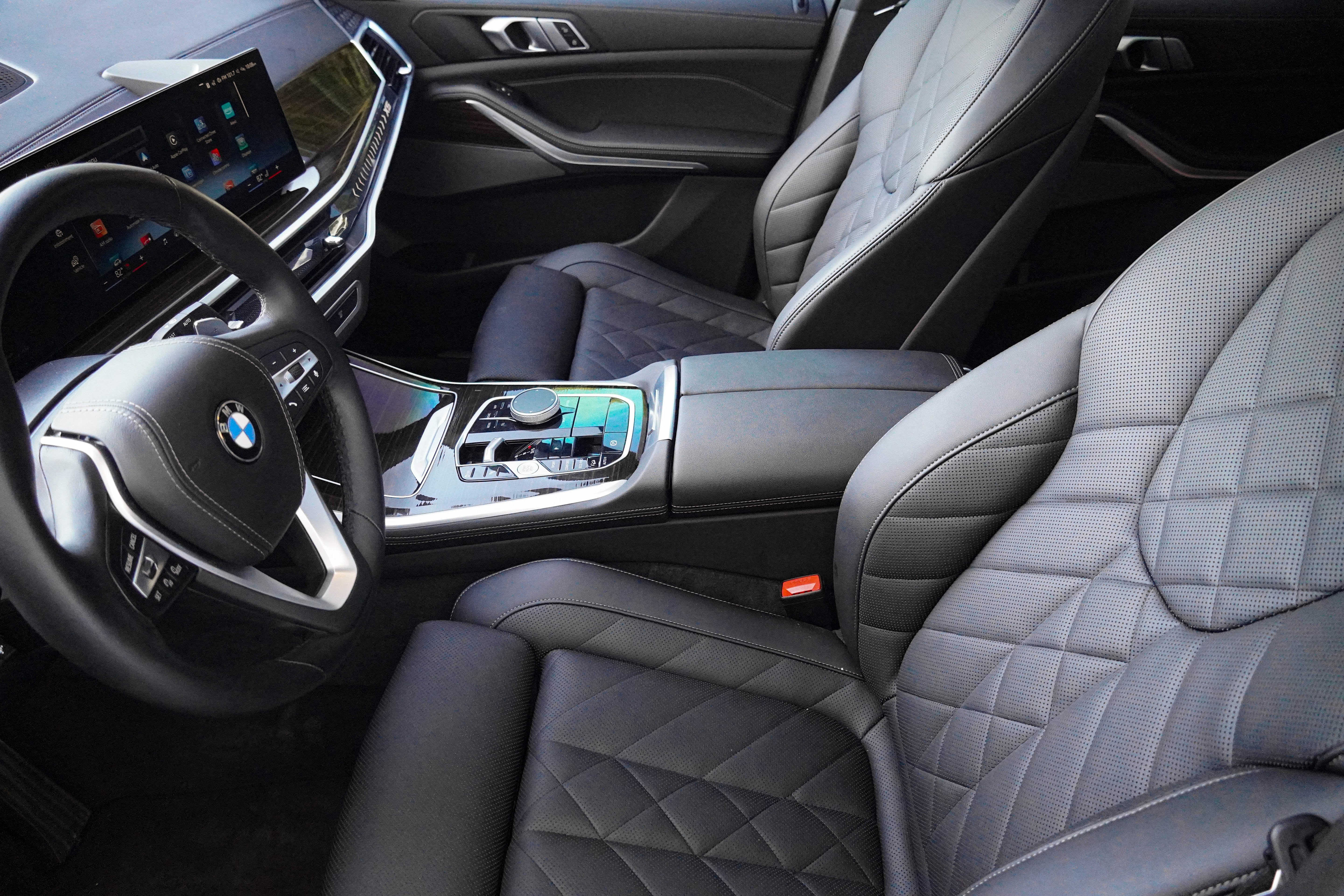 Used 2024 BMW X5 xDrive40i w/ Premium Package AWD/4WD image 11