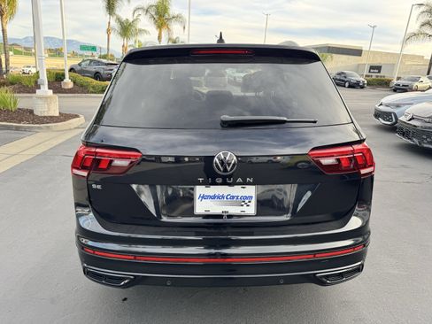 Certified 2023 Volkswagen Tiguan SE R-Line image 9