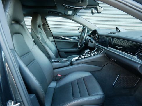 Used 2020 Porsche Panamera 4 image 26