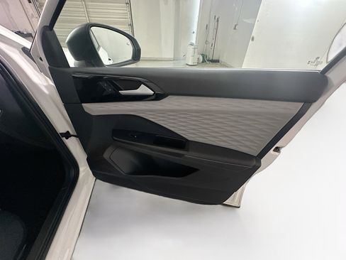 Used 2024 Volkswagen Taos S w/ MDO Package FWD image 30