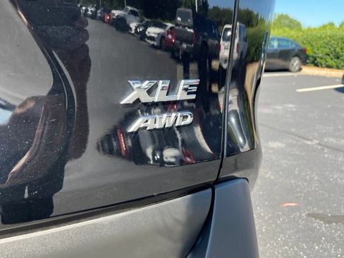 Used 2025 Toyota RAV4 XLE AWD/4WD image 9