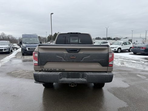 Used 2021 Nissan Titan PRO-4X w/ Pro-4x Convenience Package image 7