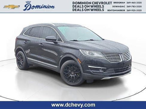 Used 2017 Lincoln MKC Premiere image 1