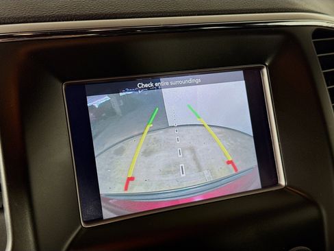 Used 2018 Jeep Grand Cherokee Laredo image 16