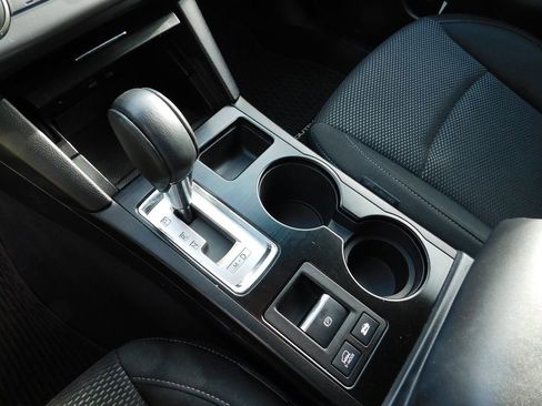 Used 2016 Subaru Outback 2.5i Premium image 19