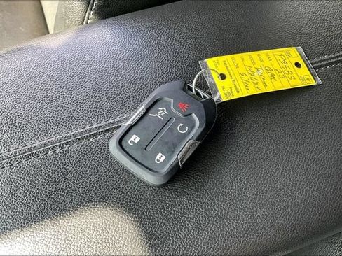 Used 2023 GMC Terrain SLT FWD image 35