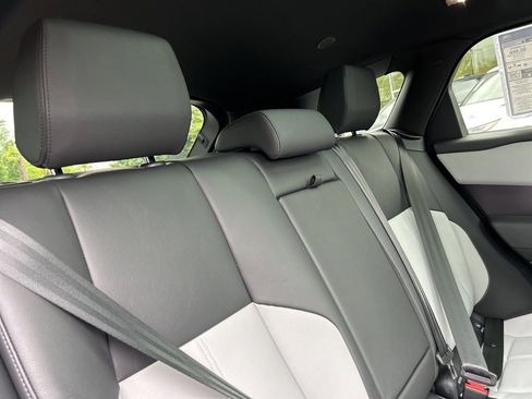 New 2026 Land Rover Range Rover Velar Dynamic SE image 18