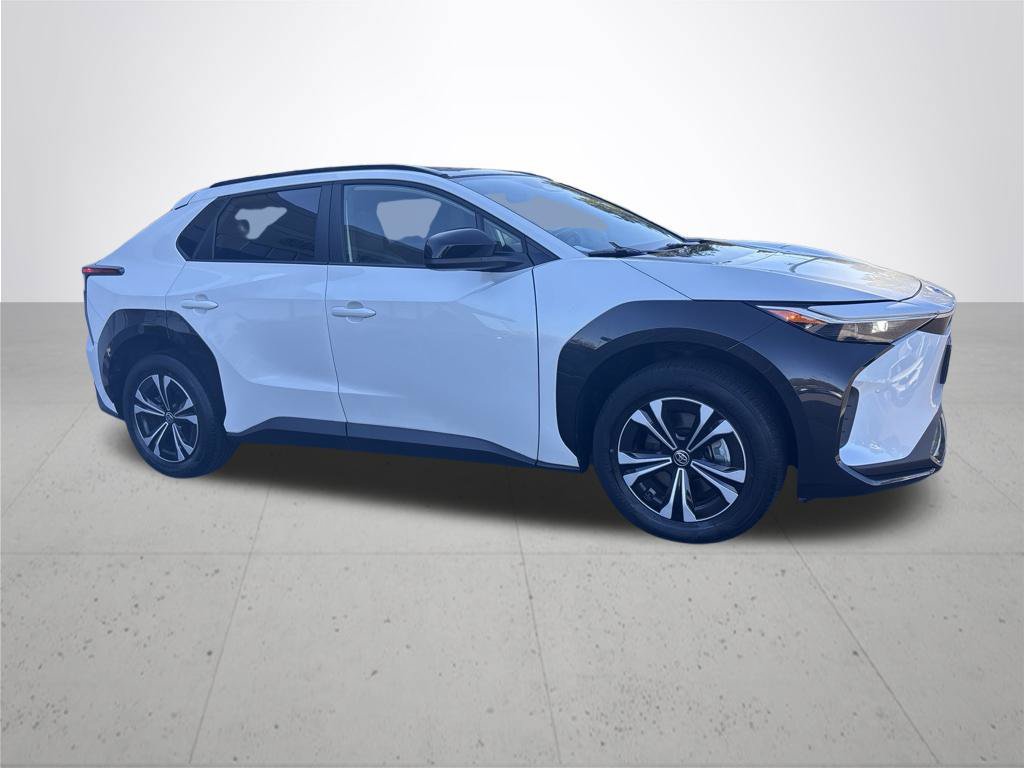 Used 2024 Toyota bZ4X AWD w/ Weather Package image 5