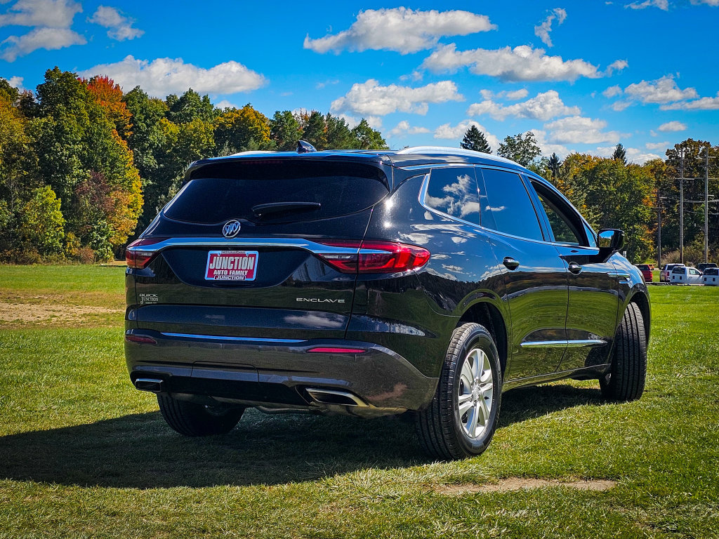 Used 2018 Buick Enclave Essence FWD image 3