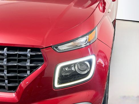 Used 2022 Hyundai Venue Limited FWD image 11