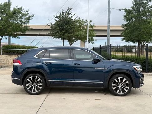Used 2022 Volkswagen Atlas Cross Sport SEL Premium R-Line AWD/4WD image 5