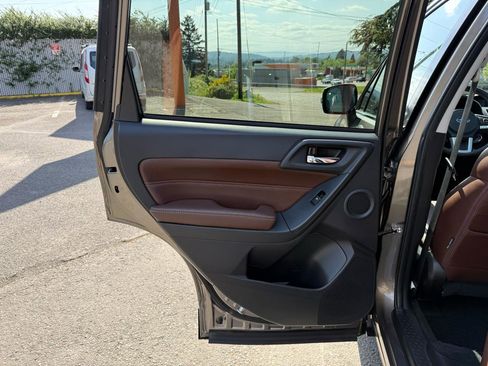 Used 2017 Subaru Forester 2.5i Touring AWD/4WD image 14