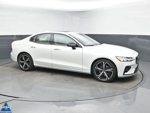 Used 2024 Volvo S60 B5 Ultimate image 1