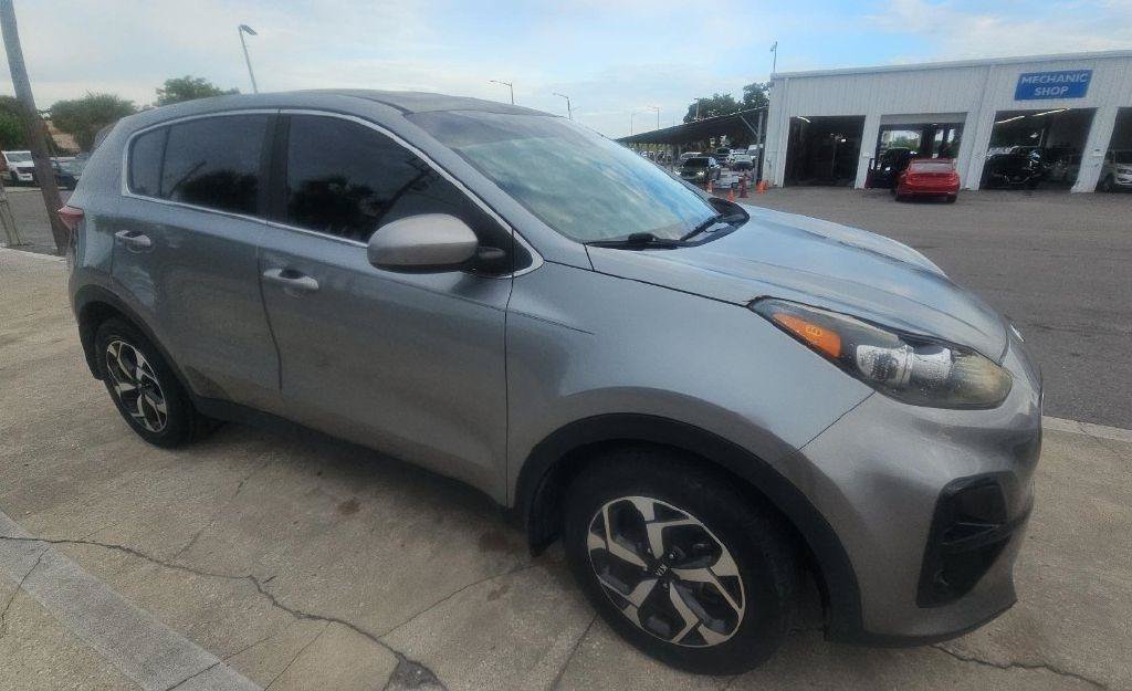 Used 2020 Kia Sportage LX FWD image 2