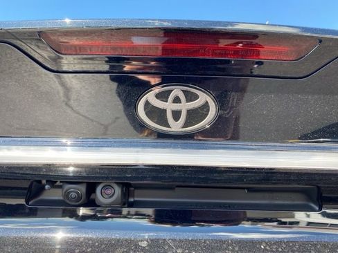 New 2025 Toyota Prius Plug-In Hybrid image 16