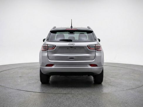 Used 2025 Jeep Compass Trailhawk image 7