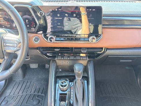 Used 2024 GMC Canyon AT4 w/ Technology Package image 22