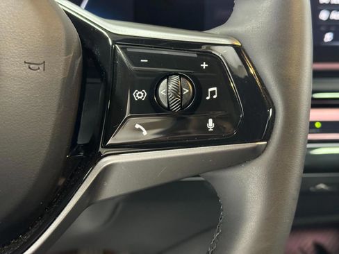 Used 2025 BMW i5 xDrive40 w/ Premium Package image 30