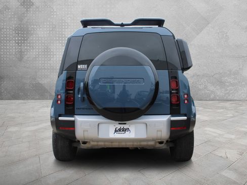 Used 2024 Land Rover Defender 110 S image 2