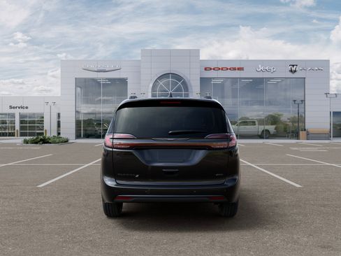 New 2026 Chrysler Pacifica Select image 33
