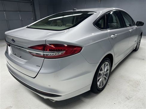 Used 2017 Ford Fusion Energi SE image 7