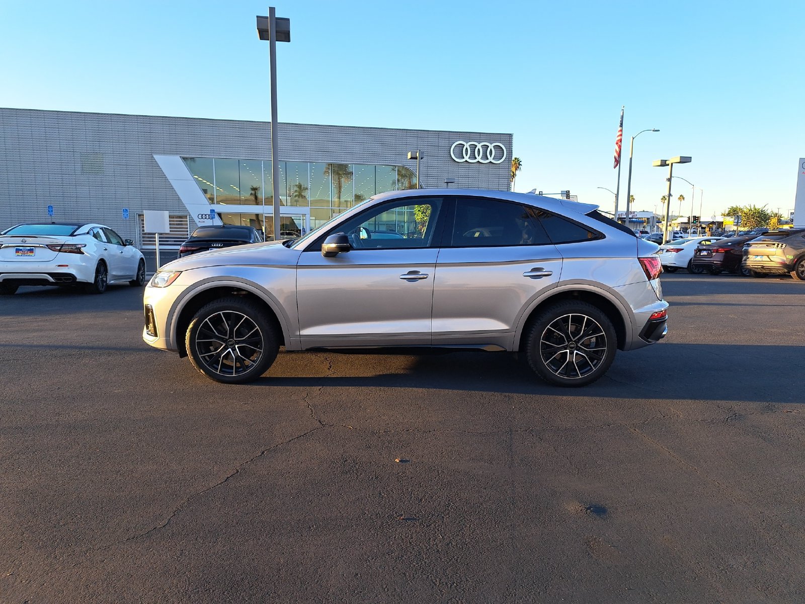 Used 2022 Audi SQ5 Premium Plus w/ Premium Plus Package AWD/4WD image 8