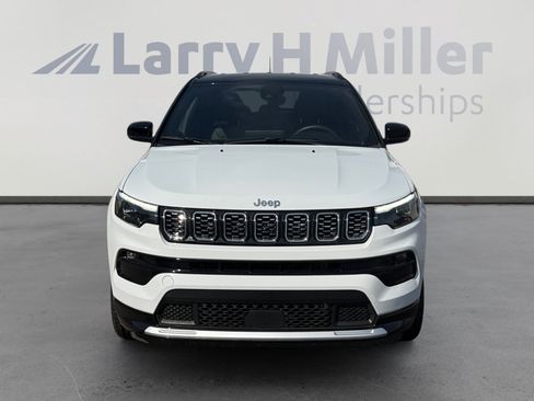 Used 2025 Jeep Compass Limited w/ Elite Group AWD/4WD image 8