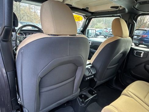 Used 2021 Jeep Wrangler Unlimited Sport AWD/4WD image 13
