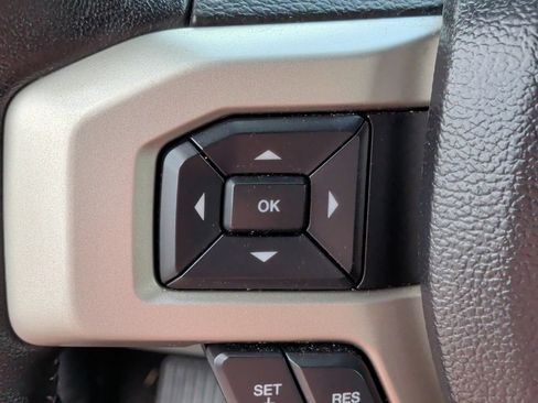 Used 2019 Ford F150 Lariat w/ Trailer Tow Package RWD image 18