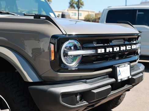 Used 2025 Ford Bronco Outer Banks AWD/4WD image 9