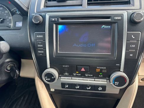 Used 2013 Toyota Camry LE image 14