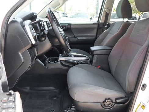 Used 2020 Toyota Tacoma SR5 image 18