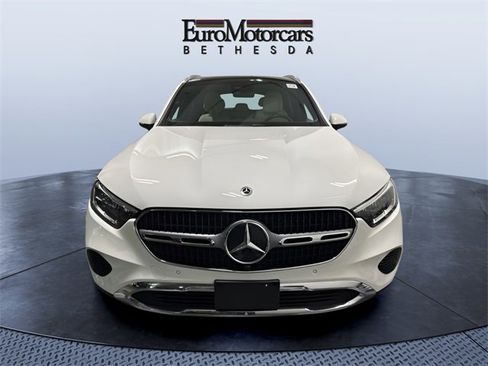 Used 2025 Mercedes-Benz GLC 300 4MATIC image 8