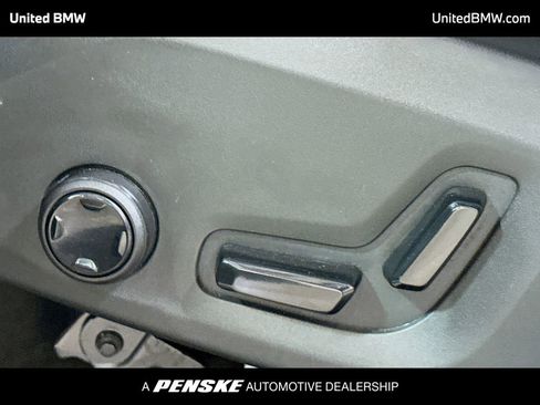 Used 2017 Volvo XC90 T6 Momentum w/ Vision Package image 4