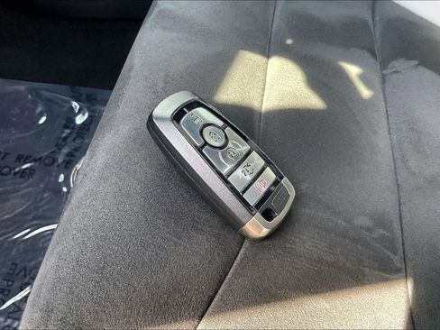 Used 2022 Ford Mustang Shelby GT500 w/ Carbon Fiber Track Pack image 35